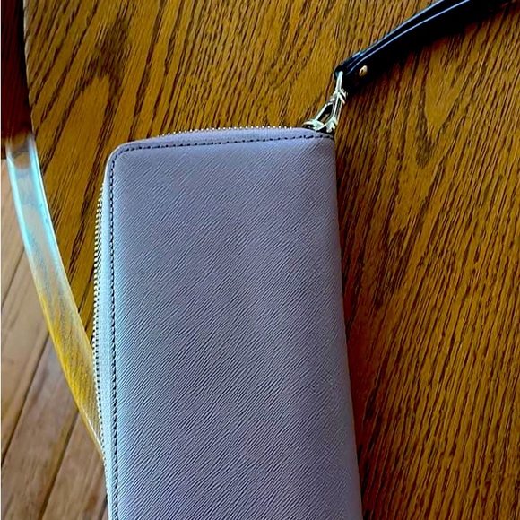 Rose Gold Michael Kors wristlet - Picture 2 of 3